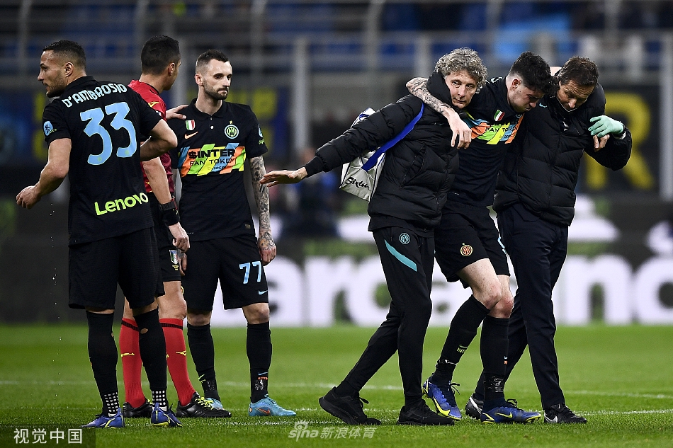 包含赛前罗马备战意大利杯；更衣室发声细节曝光；质疑声仍在；更衣室氛围转暖的词条